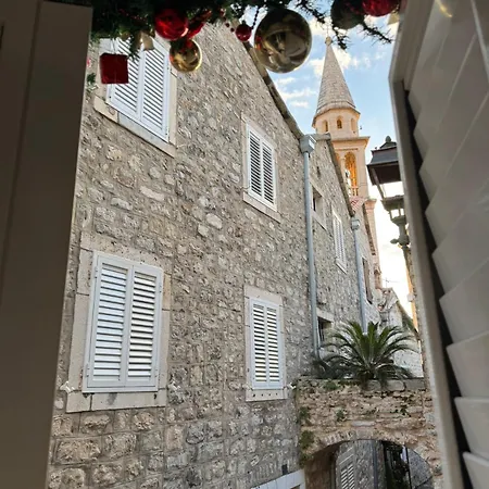 Old Town Martin Apartment *